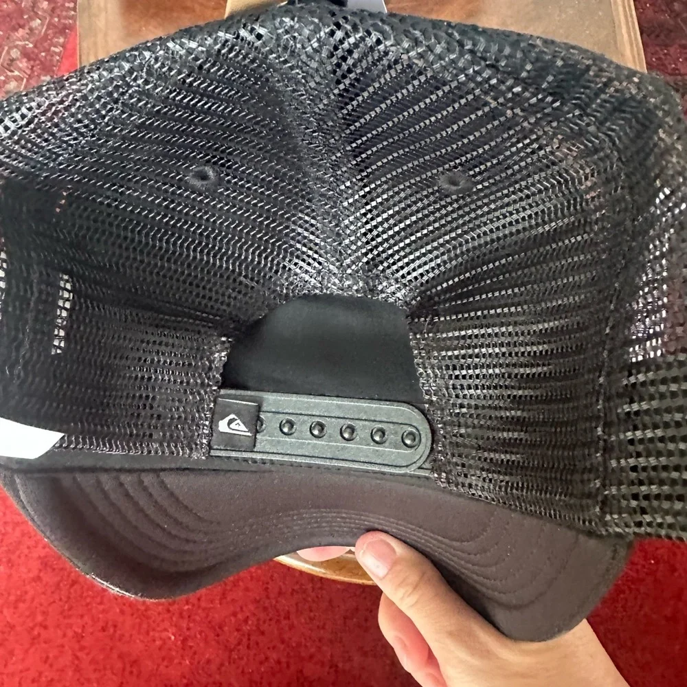 BNWT Quiksilver Boardridng Co Youth Hat